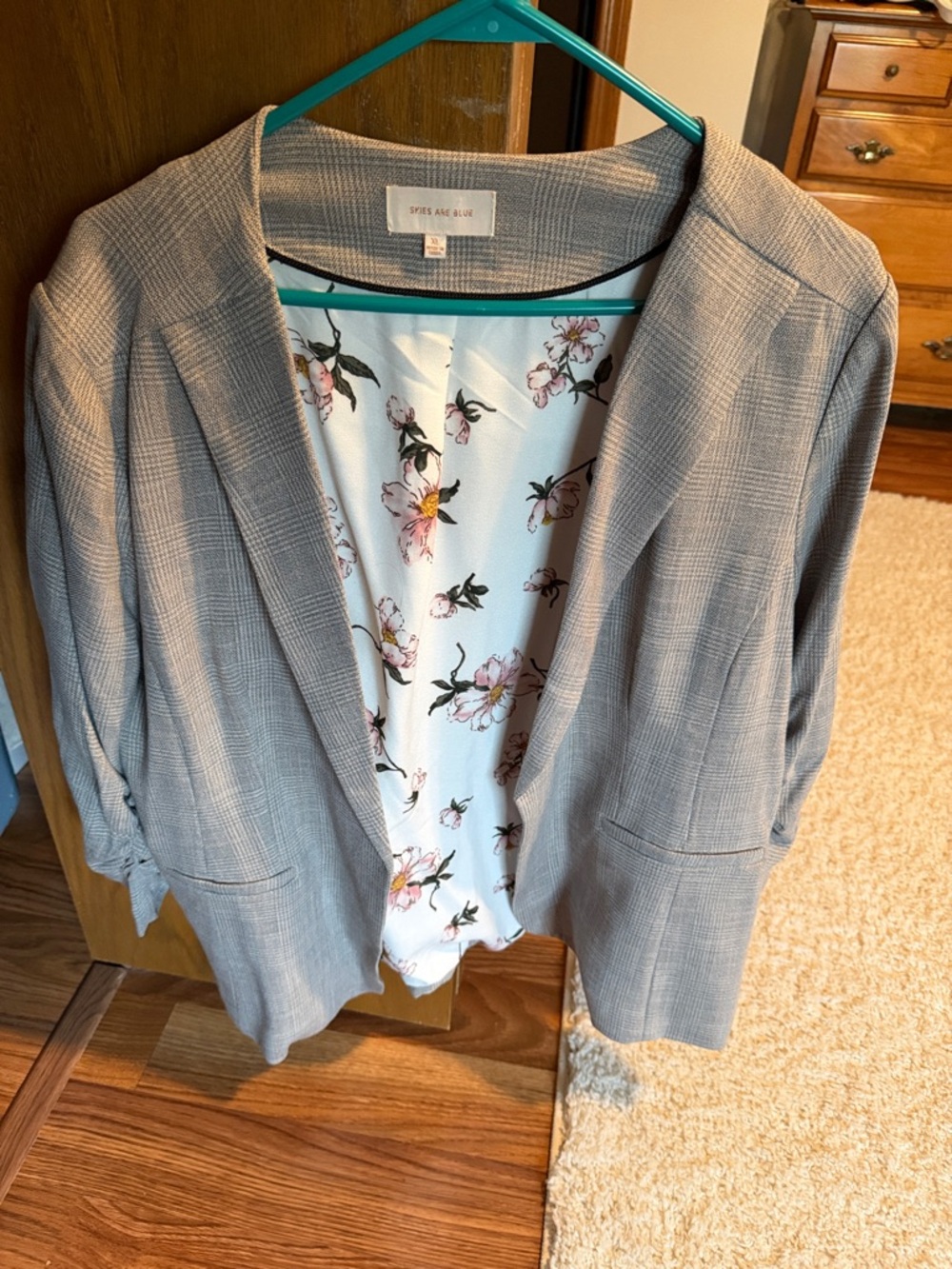 Plaid Open-Front Women's Blazer in Light Gray